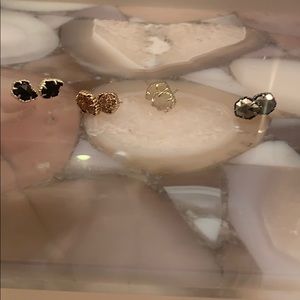 **4 pairs of Kendra scott TESSA stud earrings!!***